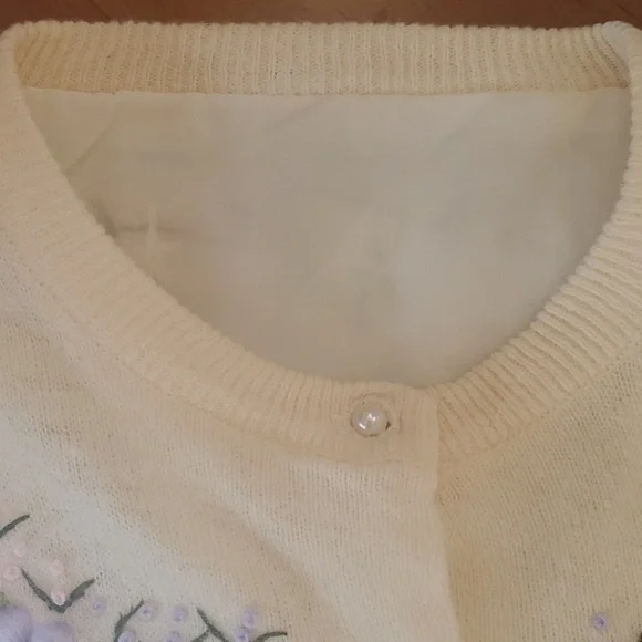 Vintage embroidered cardigan from France - Picture 9 of 9